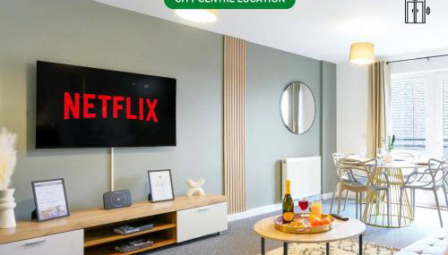 City Centre Apartment with Free Parking, Balcony, Super-Fast Wifi and Smart TV with Netflix by Yoko Property - Foto 1
