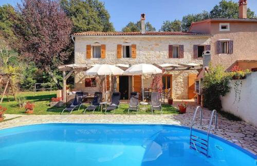 Villa in minj with Private Pool and Nature - Foto 1