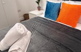 Penthouse Loft Suite in Putney, PS5, 60"TV, Netflix, Sleeps 6, ideal for relocators and professionals - Foto 3