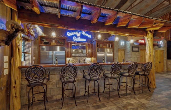 Oakridge Ranch: Pool + Hot-tub, Pickleball Court, Whiskey & Wine Room - Foto 48