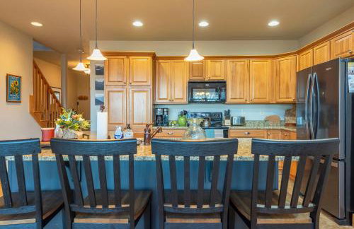 Wolf's Den~Views~Hot Tub~Home Theater~Hatley Ski! - Foto 13