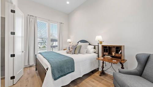 Gloria Estate- 2 blocks to Silos - Foto 4