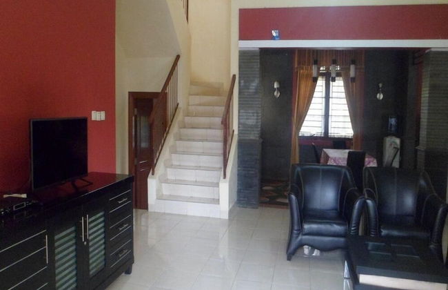 Villa Kota Bunga Violet - Photo 15