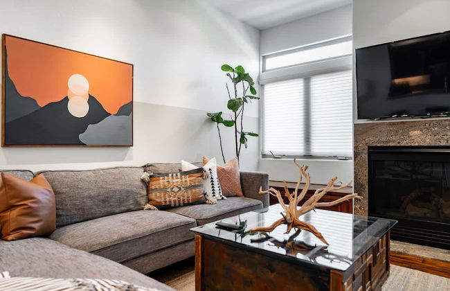 Your Home in San Diego - Two-car Garage - Foto 17