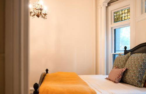 Stunning Apartment in Historic Federal Hill Mansion near Downtown & College Hill - Foto 4