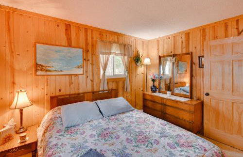 Lakefront Retreat with Pedal Boat and Dock in Kalkaska - Foto 15