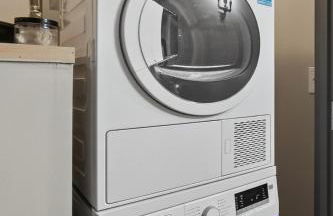 Spacious 1BR loft with flexible group sleeping - Foto 28