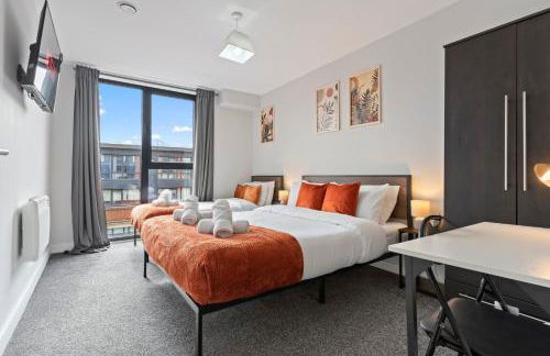 Tropical Suite - 2 Bed 2 Bath City Centre Netflix Games - Exclusive Weekly and Monthly DEALS - Raozee Homes - Foto 5