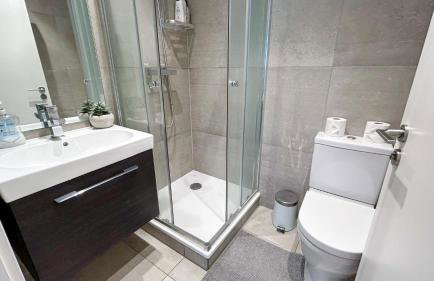 Modern 3-Bedroom flat in St Johns Wood near Marylebone & Regents Park with Balcony - Photo 29