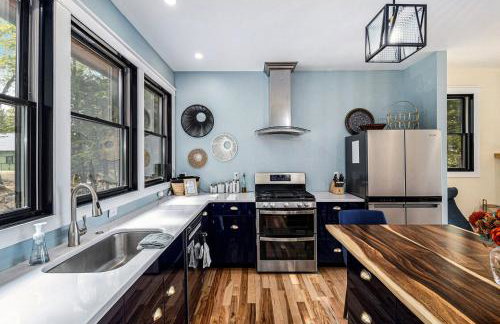 Torch Lake Blue 4BDR Beachfront House ➠ 2364 - Photo 17