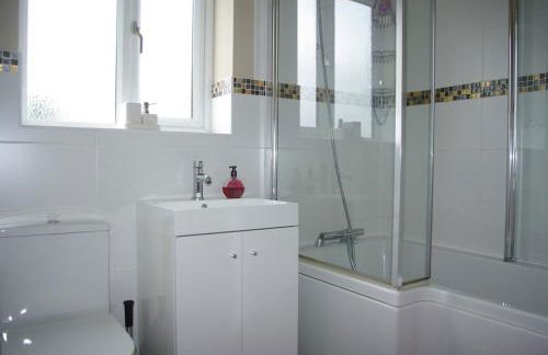 Portland Mews - 3 Bed Holiday Home By Premier Serviced Accommodation - Photo 9