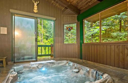 ZigZag Basecamp · Cozy Cabin Perfect for Nature Escapes w/ Hot Tub - Photo 2