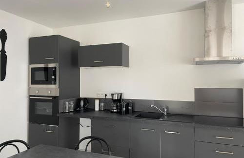 Chez moon Joli appartement rénové proche centre et parking privé - Foto 7