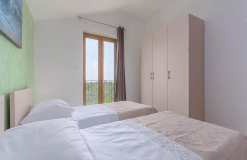 Villa in Skitaca with Pool and Sea Views - Photo 13