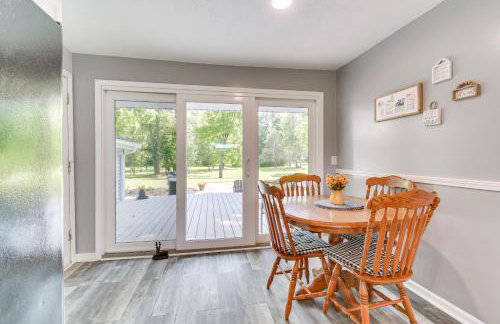 Near Trails and Wineries Victor Getaway with Fire Pit - Foto 6