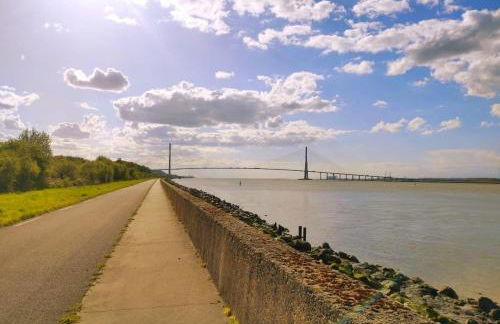 Domaine des Cerisiers - Piste cyclable reliant Honfleur - Parking privé & grand jardin - Foto 5