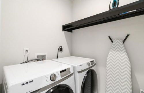 Brand-New 3Story Home with Rooftop in Midtown - Foto 16