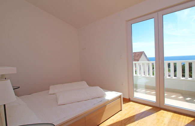 Claudia 1 - Photo 15