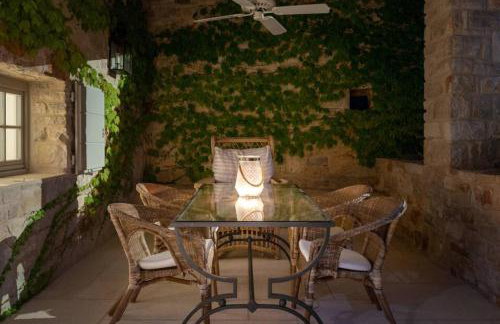 Villa Charlotte for 14 persons with 73m2 Pool in Central Istria - Daily Housekeeping & Breakfast Service - Foto 27