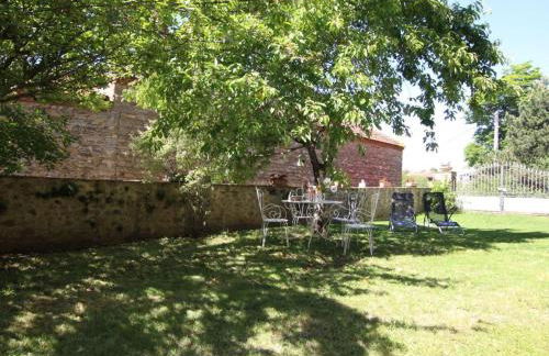 Gîte 4 étoiles au cœur de l’Auvergne avec terrasse, jardin clos et équipements pour enfants - FR-1-582-476 - Foto 3