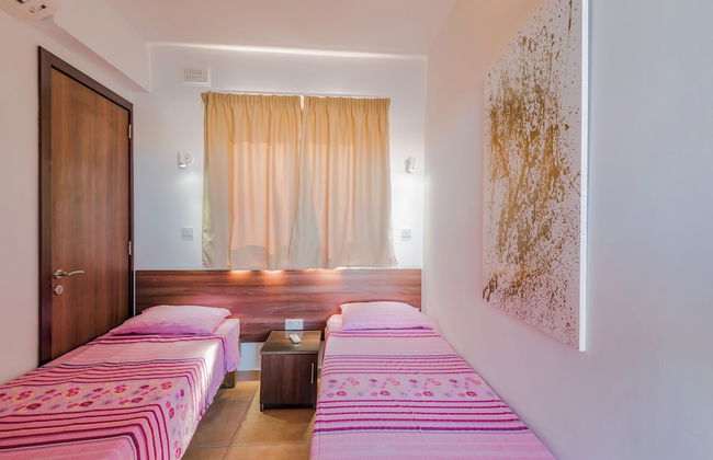 Blue Harbour – Seafront Self-Catering Holiday Penthouse – St Paul’s Bay - Foto 2