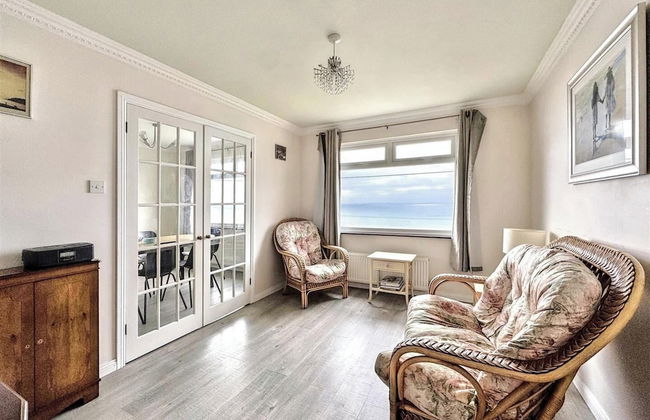 Seaside Escape-sleeps10-family&petfriendly-balcony - Foto 9