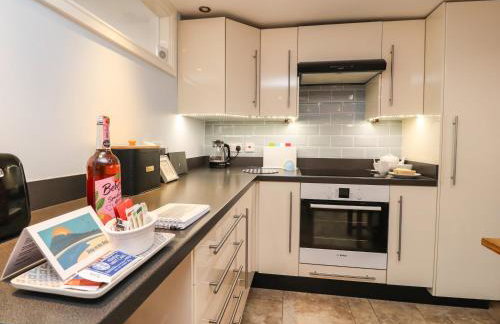 Inglewood Court - Photo 12