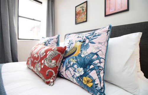 Elegant 2BR w/ Pool Table in Prime Location - Foto 50