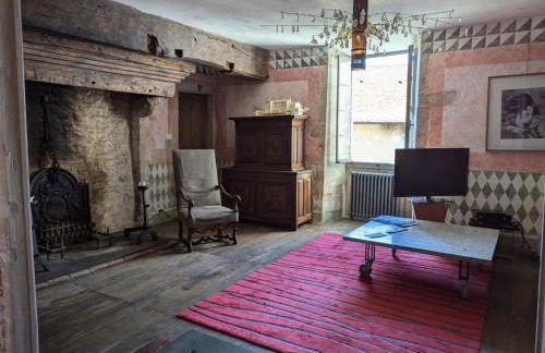 Prieuré du XVème restauré, jardin clos de 2000 m², piscine, cheminée, WiFi fibre, proche église - FR-1-653-219 - Foto 13