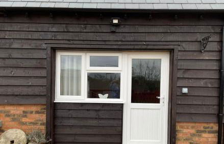 Little Buttercup Cottage - Photo 4