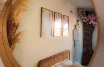 Nuit romantique, Suite avec jacuzzi et cinéma privé au design Japandi - Foto 15