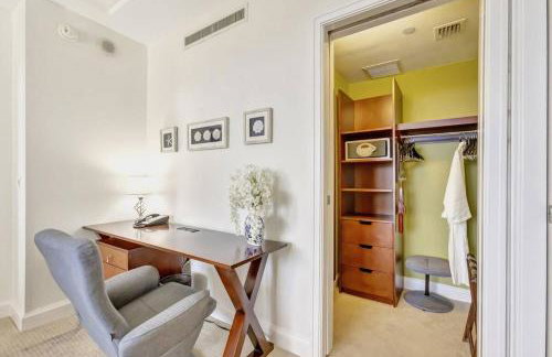 2B Beachfront condo! Pool! Games! 15 mins to PBI! - Foto 11