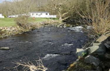 Stunning 3 Bed Riverside Cabin in Snowdonia - Photo 26