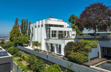 Extravagant 5-Bedroom Mansion - Foto 1