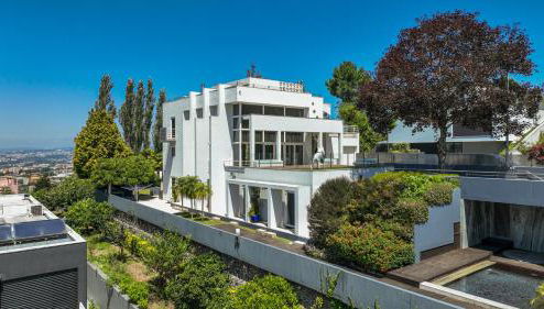 Extravagant 5-Bedroom Mansion - Foto 1