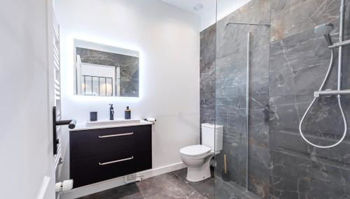 Studio équipé, gare à 200m, entre Versailles et SQY - Foto 5, Shower