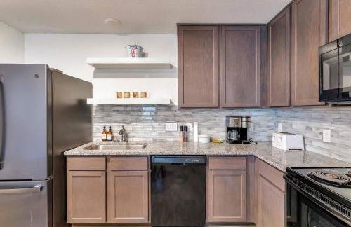 Lake Conroe Family Retreat BBQ, Games, and Boating - Photo 8