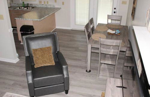 Cheerful 2-Bedroom, 2 bath with private parking - Foto 30