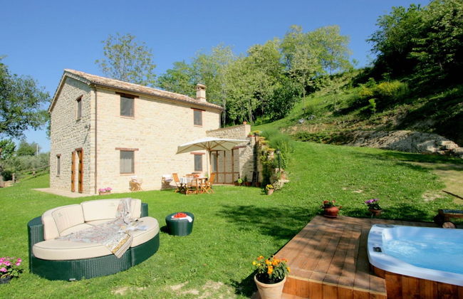 Luxury Stay With Garden - Photo 1