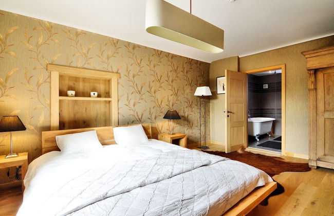 Walk Luxury Stay With Pool - Photo 24