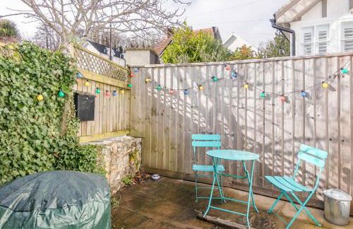 Jurassic View Apartment - Photo 6