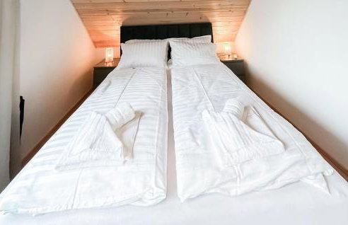 Gorgeous Home In Trsce With Sauna - Photo 12