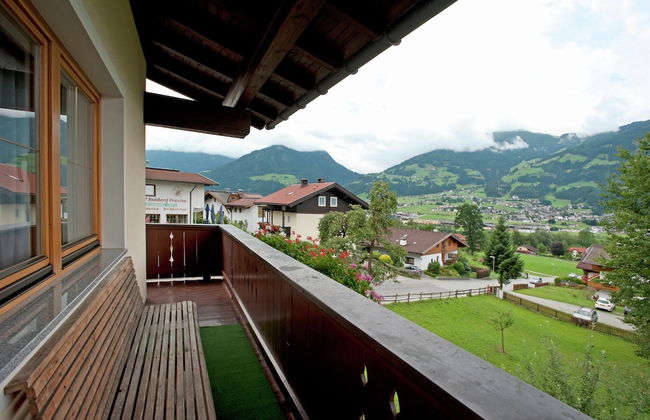 Apartment With Balcony in Hart im Zillertaler - Foto 6