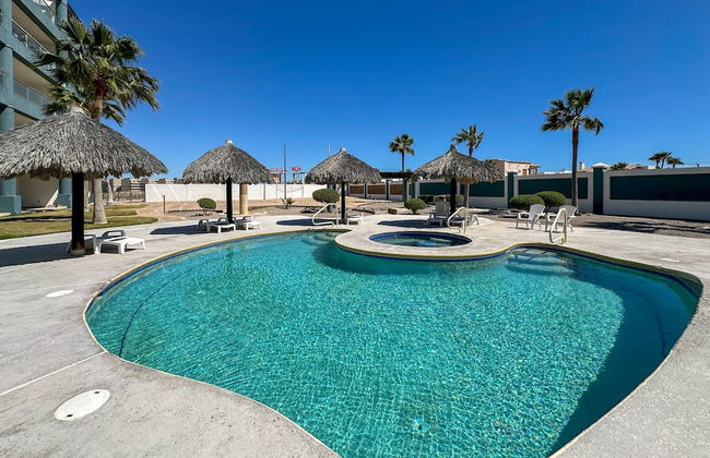 2BR Sunset Escape for Families - Foto 37