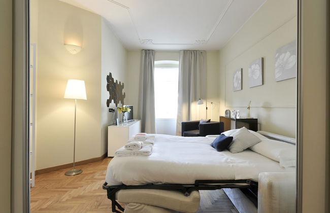 At Home Heart of Milan - Design Duomo Apartment - Photo 8