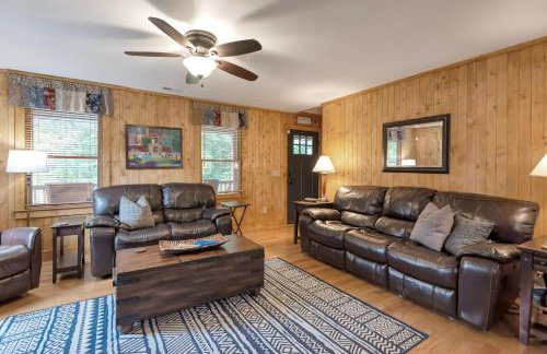 30 Mins to Boone, Fire Pit, Hot Tub, 3 porches, Dogs OK - Photo 9