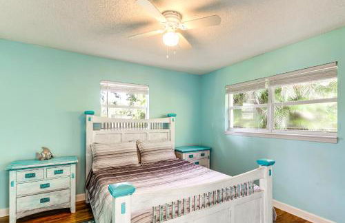 3 Mi to Riviera Beach! Group-Friendly Home with Yard - Foto 14