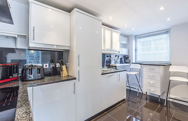 Canary Wharf Luxury Apartments - Photo 49