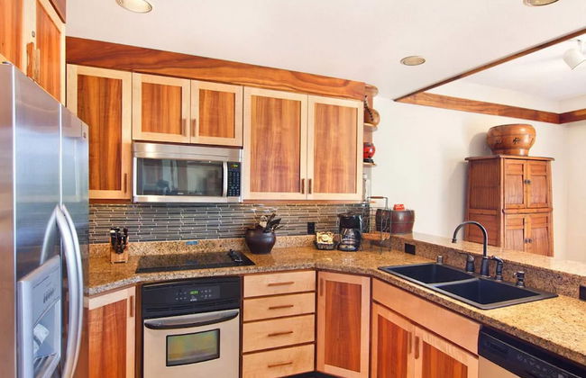 Whalers Cove Oceanfront Resort - Photo 23