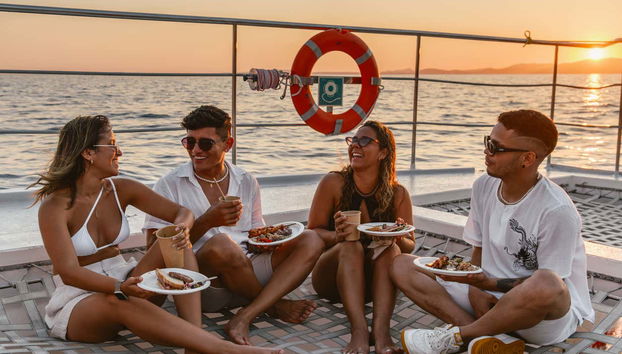 Palma Bay Catamaran Trip at Sunset - Foto 4